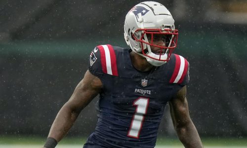 Patriots lose starting wide receiver to head injury in Week 8 vs. Dolphins