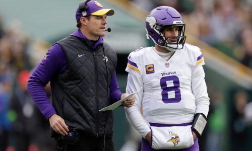 Vikings confirm that quarterback Kirk Cousins has torn Achilles tendon