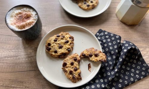 Quick Cook: Make Crispy Oatmeal Chocolate Chip Comfort Cookies