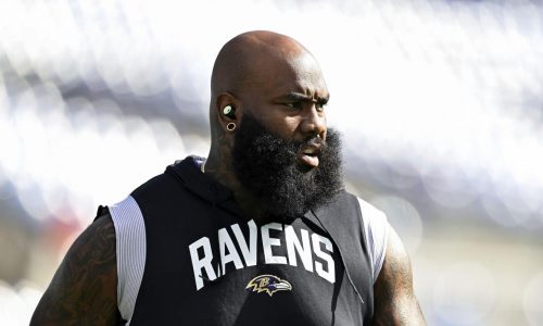 Ravens RT Morgan Moses doubtful to face Seahawks because of shoulder injury