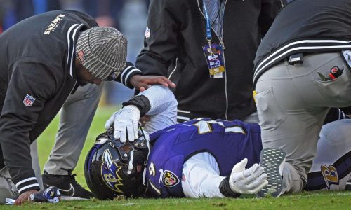 Ravens LT Ronnie Stanley, CB Marlon Humphrey absent from practice Monday after suffering injuries vs. Browns