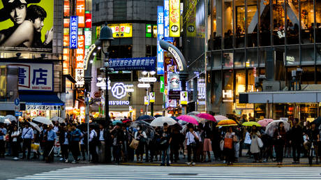 Japan faces recession – official data