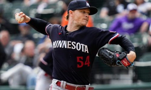 Sonny Gray named Cy Young Award finalist; Twins extend veteran a qualifying offer