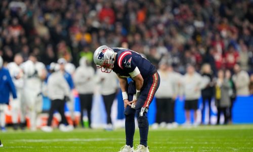 Bill Belichick mum on potential QB change after latest Patriots loss