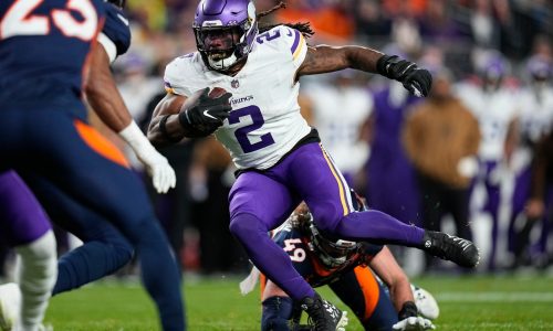 Alexander Mattison or Ty Chandler: Will the Vikings make a change at running back?