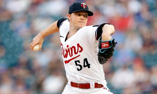 Starting pitcher Sonny Gray declines Twins’ qualifying offer, becomes free agent