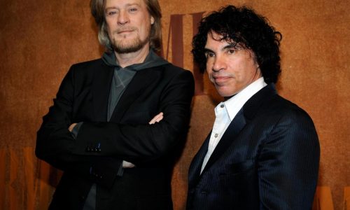 Daryl Hall accuses John Oates of ‘ultimate partnership betrayal’ in plan to sell stake in business