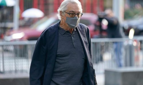 Robert De Niro’s former top assistant says she found his back-scratching behavior ‘creepy’