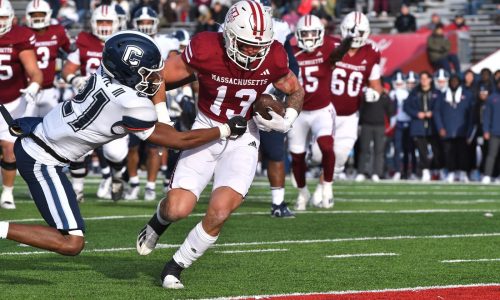 Turnovers cost UMass in season-ending 31-18 loss to UConn