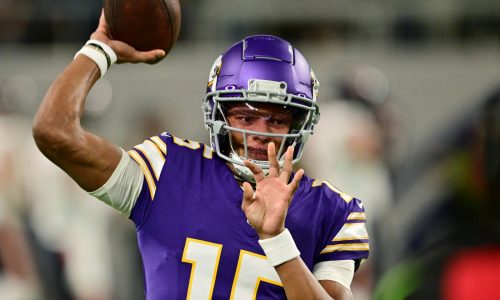 Josh Dobbs struggles mightily as Vikings suffer brutal loss to Bears