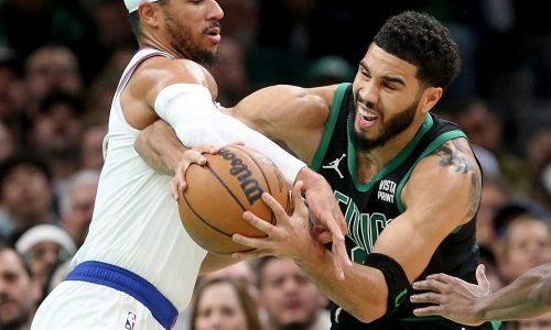 Jayson Tatum takes over, defense steps up as Celtics pull away from Knicks