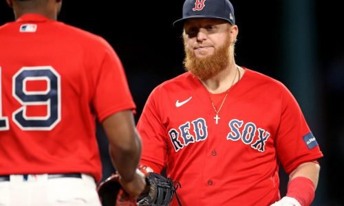 Red Sox DH Justin Turner declines player option, becomes free agent