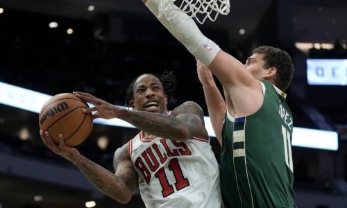 DeMar DeRozan joins Michael Jordan in Chicago Bulls record books with a high-scoring, high-assist performance