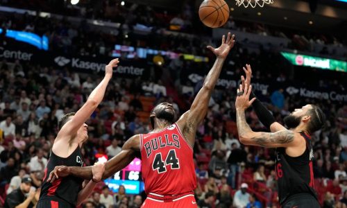 Jimmy Butler’s buzzer-beater denies the Chicago Bulls a sweep in Miami. 6 takeaways from the 118-116 loss to the Heat.