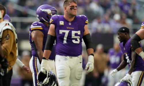 Vikings right tackle Brian O’Neill misses second straight game