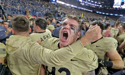 Army sinks Navy 17-11