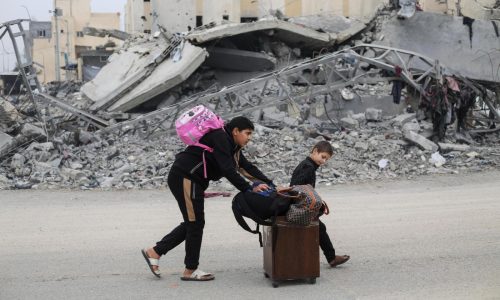 Heavy fighting in Gaza halts most aid delivery and leaves civilians with few places to seek safety