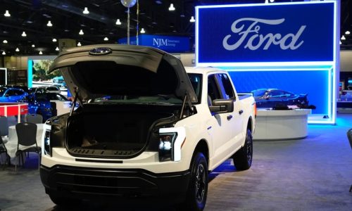 Only Half of Ford Dealers Want to Sell EVs as Adoption Slows