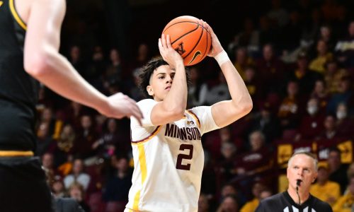 Gophers win fifth straight game going into Big Ten play