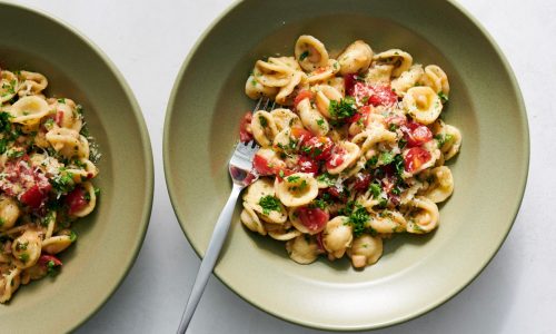 Easy pantry meal puts creamy beans and pasta front and center