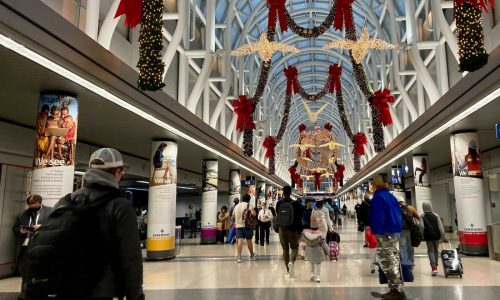 Best and worst days for air travel this holiday season