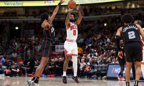 Should Coby White be the go-to guy for the Chicago Bulls in clutch situations?