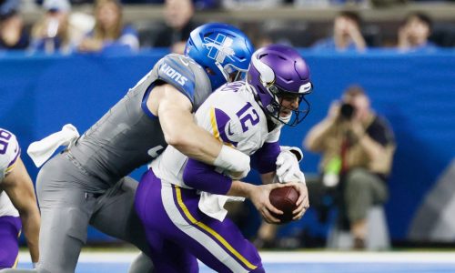 Vikings officially miss playoffs with loss to Lions in their final act