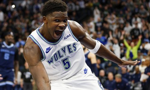 Timberwolves pull away late in win over Memphis