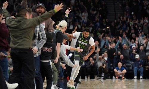 Timberwolves suffer embarrassing loss to Charlotte on night where Towns scores 62