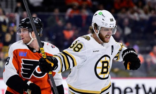 Bruins cruise into the break with 6-2 rout of Flyers