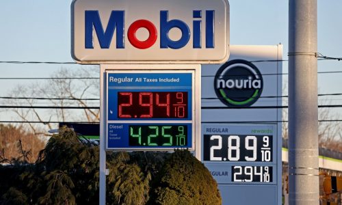 Massachusetts gas prices continue decline into the new year; national average down after rare increase