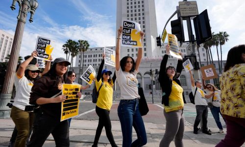 Los Angeles Times to lay off one-fourth of newsroom staff starting this week, union head says