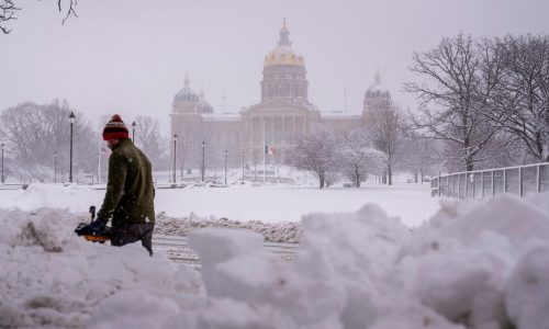 Record-breaking cold threatens to complicate Iowa’s leadoff caucuses as snowy weather cancels events