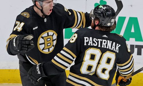 David Pastrnak nets hat trick, Bruins skate past Avalanche, 5-2