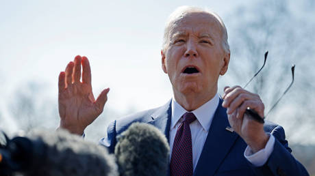 Biden announces new raft of sanctions on Russia