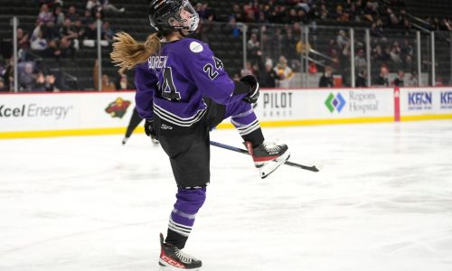 Women’s hockey: Retooled Minnesota grinds out win over Ottawa