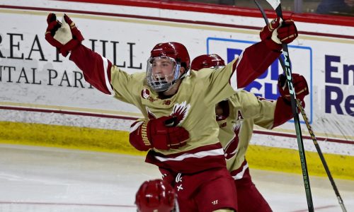 BC sweeps UMass to move into first place in Hockey East