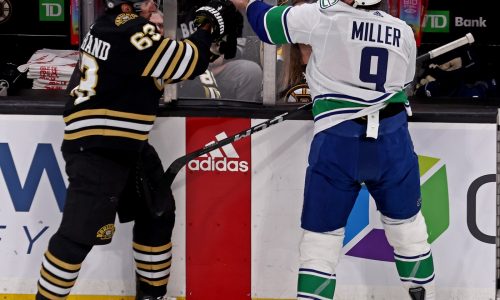 Bruins bounce back, beat Canucks, 4-0, in battle of NHL’s top teams