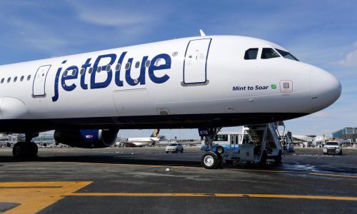 Ticker: Carl Icahn jumps into JetBlue; Fidelity Charitable distributes $11.8B