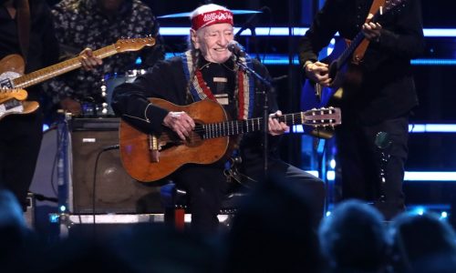 Willie Nelson leads unbelievably great concert lineup out on tour