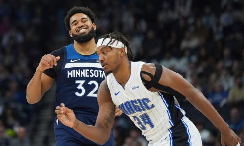 Timberwolves fall apart late in loss to Orlando