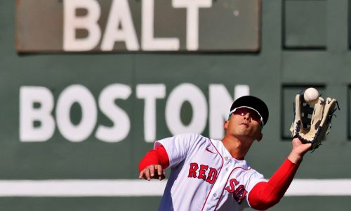 Rob Refsnyder suffers broken toe during Red Sox game