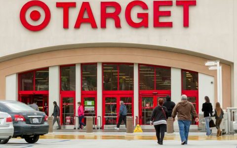 Charges: Texas bandits swipe nearly 19K worth of graphing calculators from eight east-metro Target stores