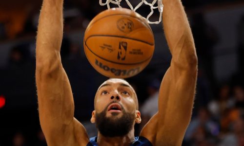 Rudy Gobert dominates as Timberwolves down short-handed Blazers