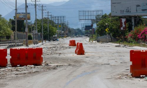 US troops launch airlift at embassy in Haiti