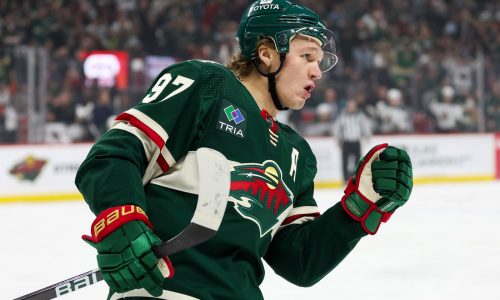 Wild beat Coyotes, 4-1, to keep postseason hopes alive