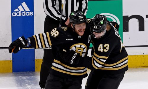 Bruins clinch a playoff spot for the eighth straight season