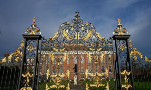 Princess Kate apologizes for manipulated family photo, saying she was experimenting with editing