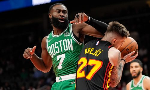 Celtics fall in overtime to Hawks, Dejounte Murray (44 points)