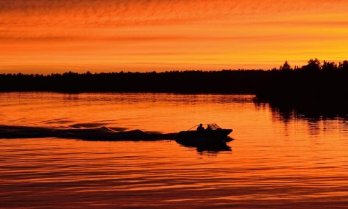 Minnesota lake ice-out starts month early